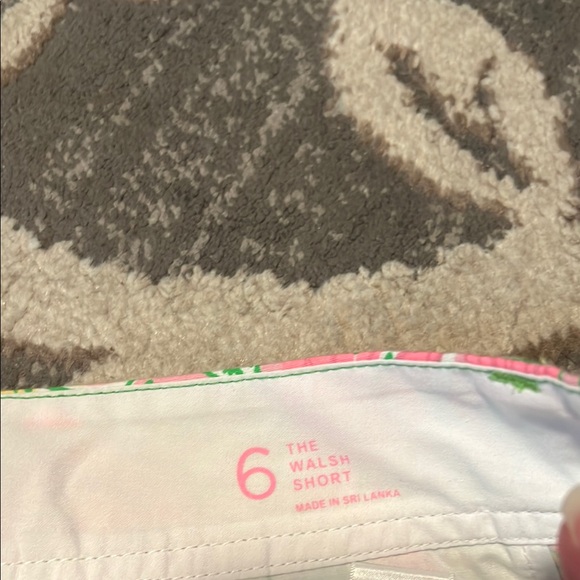 Lilly Pulitzer Pink and Green Bermuda Shorts Vibrant Floral Design size 6 - Picture 3 of 4